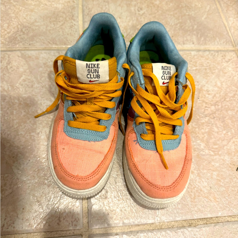 Nike Kids Air Force 1 Sun Club Sanded Gold Sneakers Shoes Tennis Shoes - Picture 3 of 7